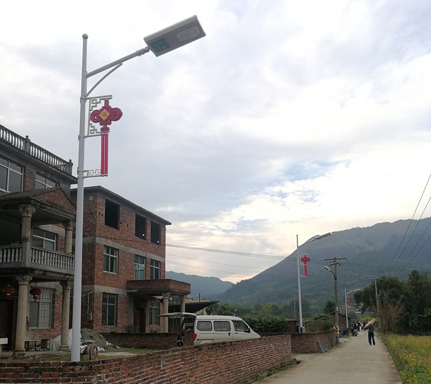 供應免安裝光能路燈價格