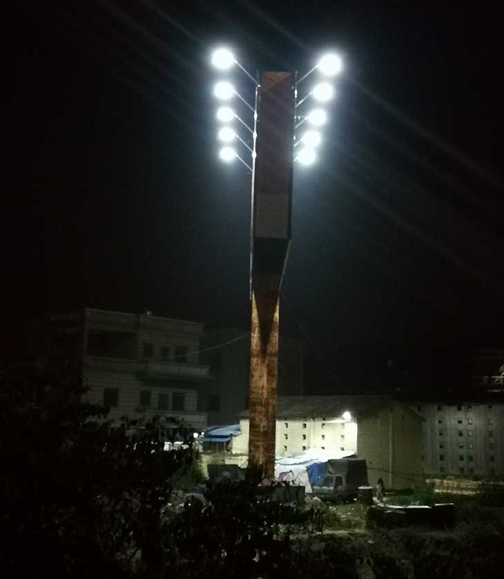 供應(yīng)銷售免接線光能廣告燈